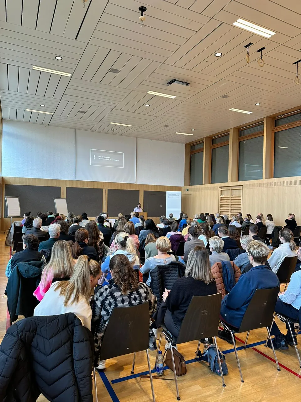 Voller Saal